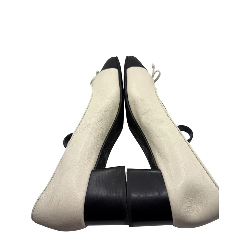 Tory Burch Two‎ Tone Cap Toe Block Heel Pumps Cream Black Gold Logo Size 8M
